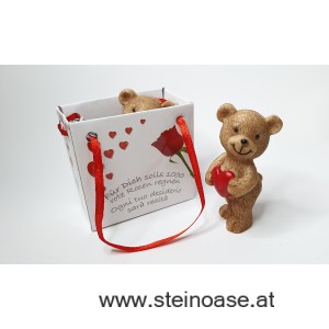 Teddy mit Herz in Geschenktüte